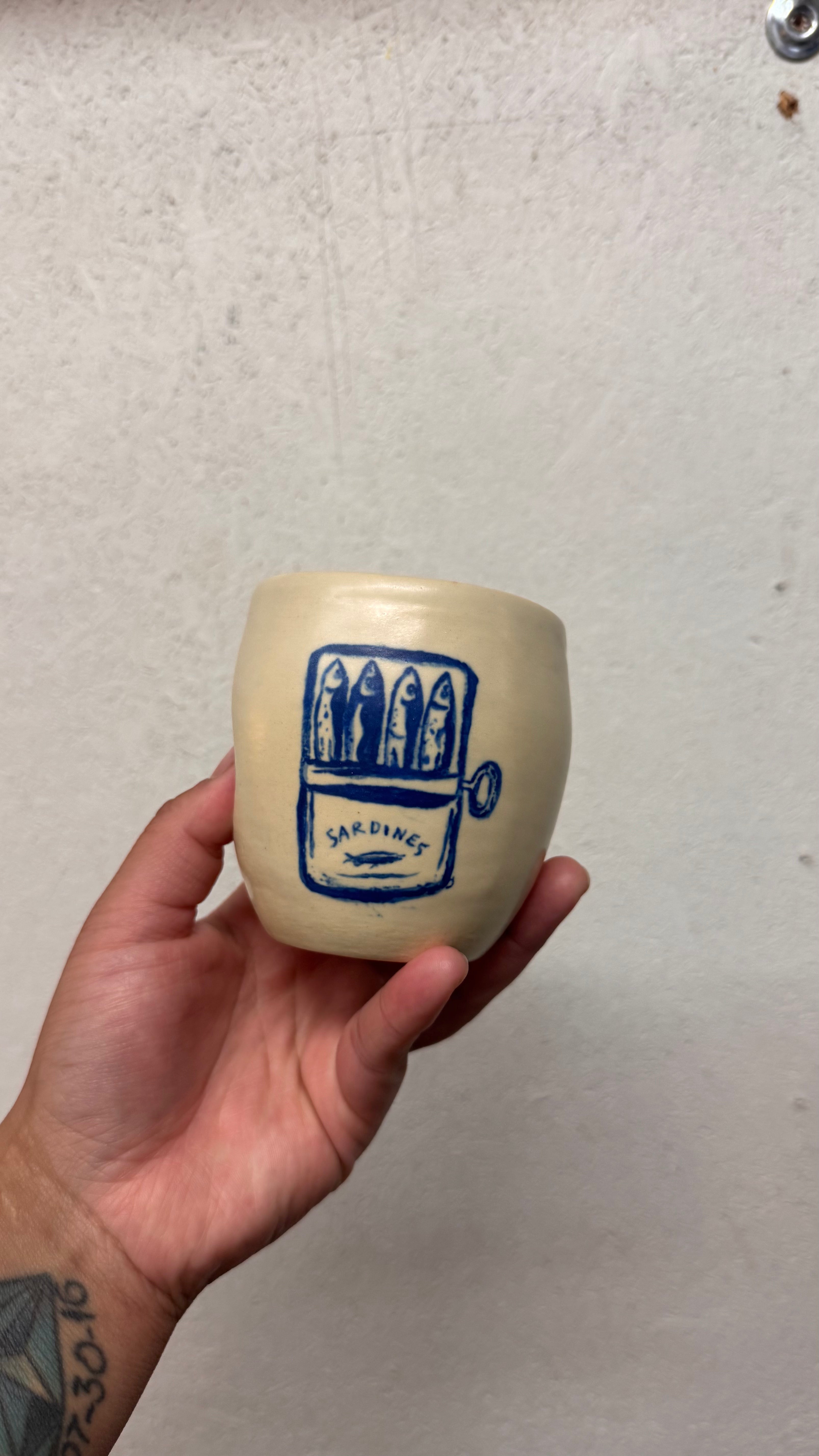 Sardine Thumb Cup